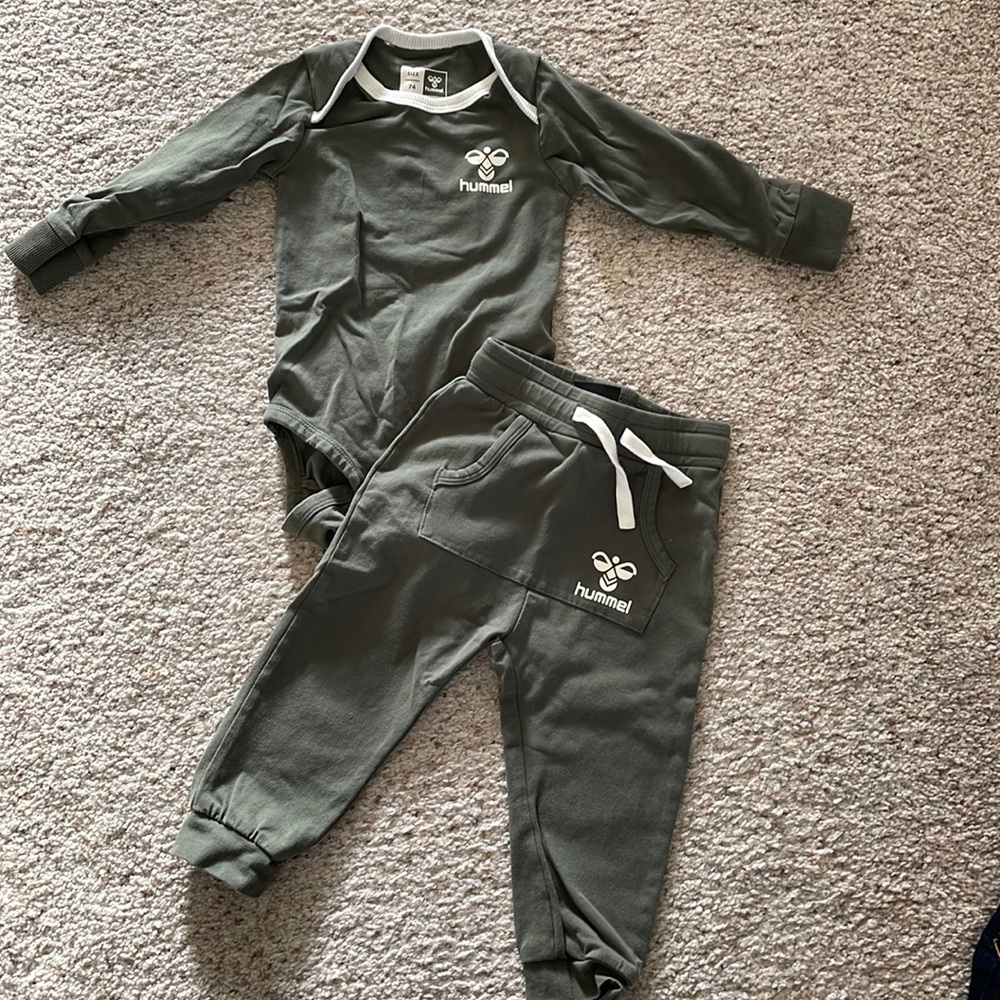 Hummel 2 piece sweatsuit size 74 (6 months), olive green